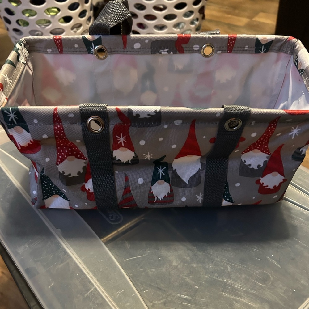 Tiny utility tote